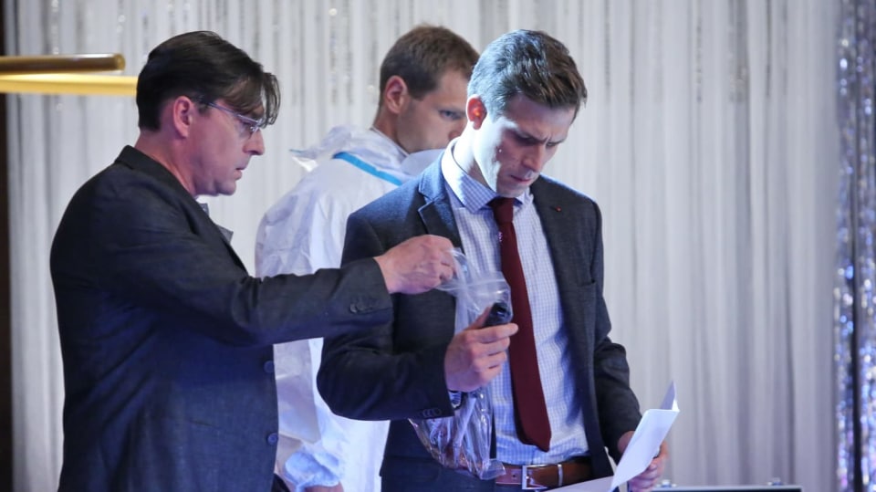 Mráz nemůže Břízovi zapomenout, že mu překazil manželství.